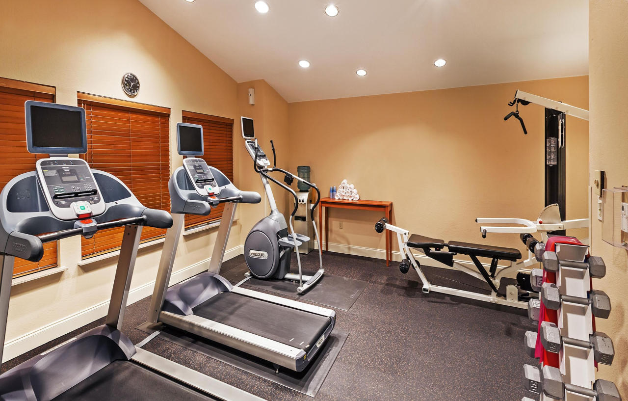 Candlewood Market Center-love Field By Ihg Hotel 3*