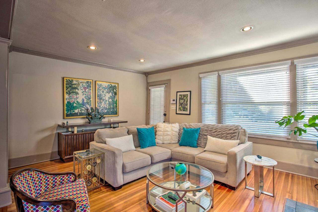 Holiday home Couples Retreat Walk To Lower Greenville! *