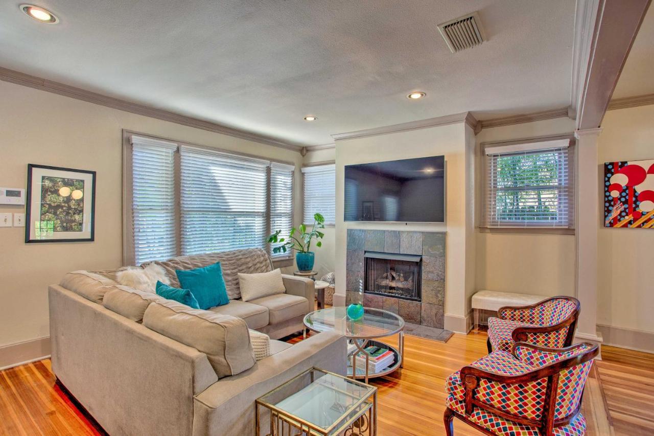 Couples Retreat Walk To Lower Greenville! Holiday home *