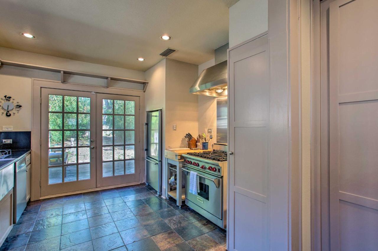 Couples Retreat Walk To Lower Greenville! Holiday home Dallas