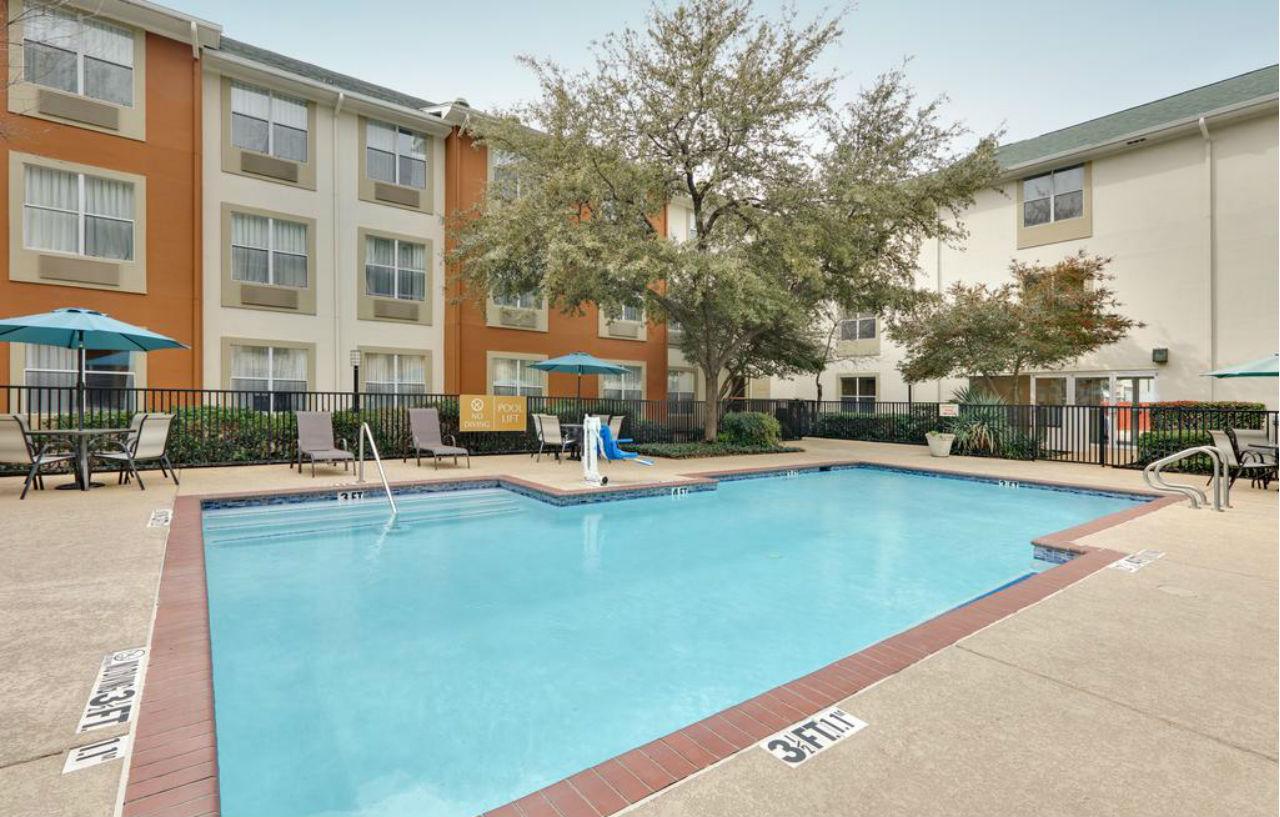 Hotel Candlewood Market Center-love Field By Ihg 3*