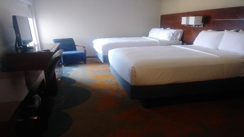 Express & - Park Northeast By Ihg Hotel