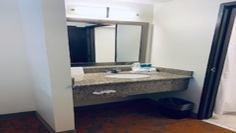 Hotel Express & - Park Northeast By Ihg 3*