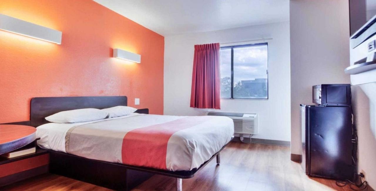 Hotel 6 - Fair Park Dallas