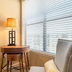 2Br Executive Suite With Pool, Gym And Fast Wi-Fi By Envitae