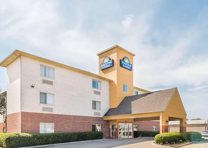 Days Inn & Suites By Wyndham Dallas