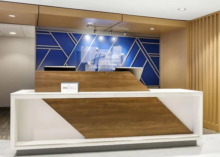 Holiday Inn Express Dallas Market Center By Ihg
