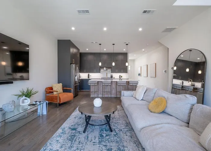 Pool 4 Bedroom Luxury Home In The Heart Of Dallas
