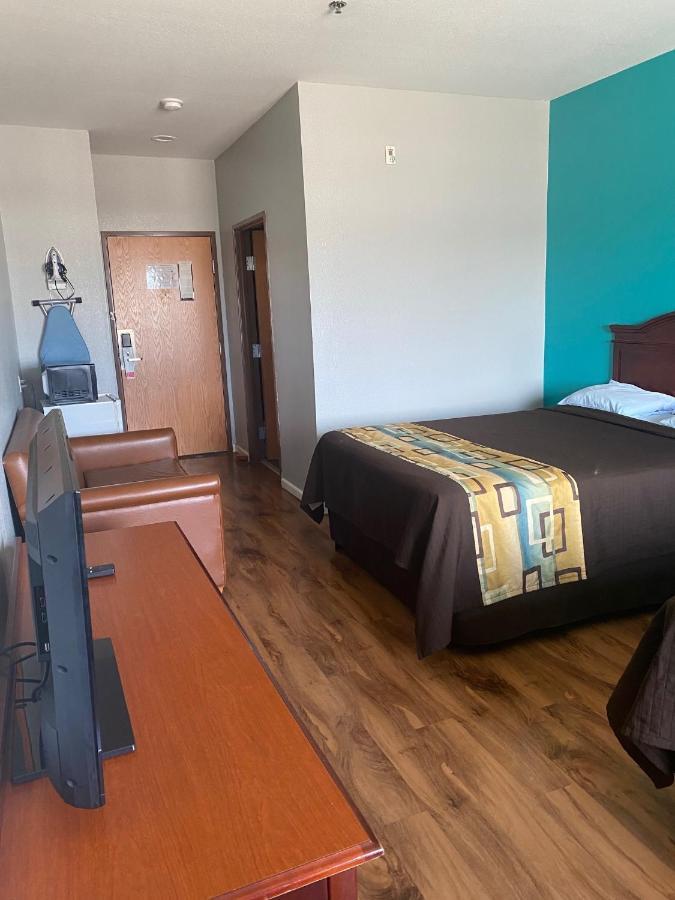 Motel Tropicana And