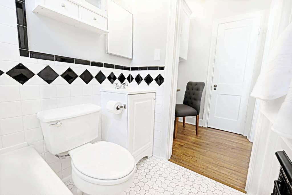 Apartment Native, Lower-greenville Ave Area *