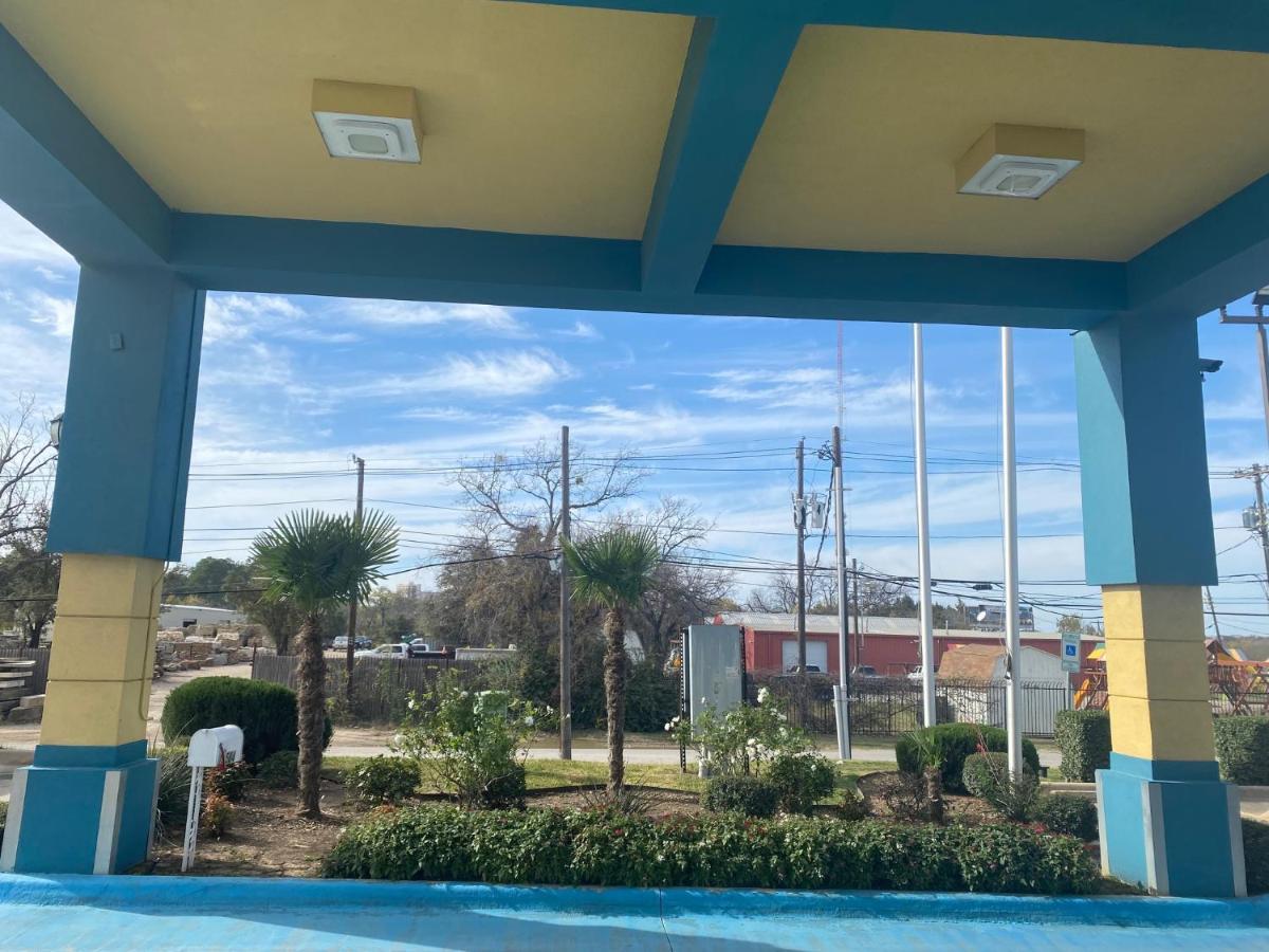 Tropicana And Dallas