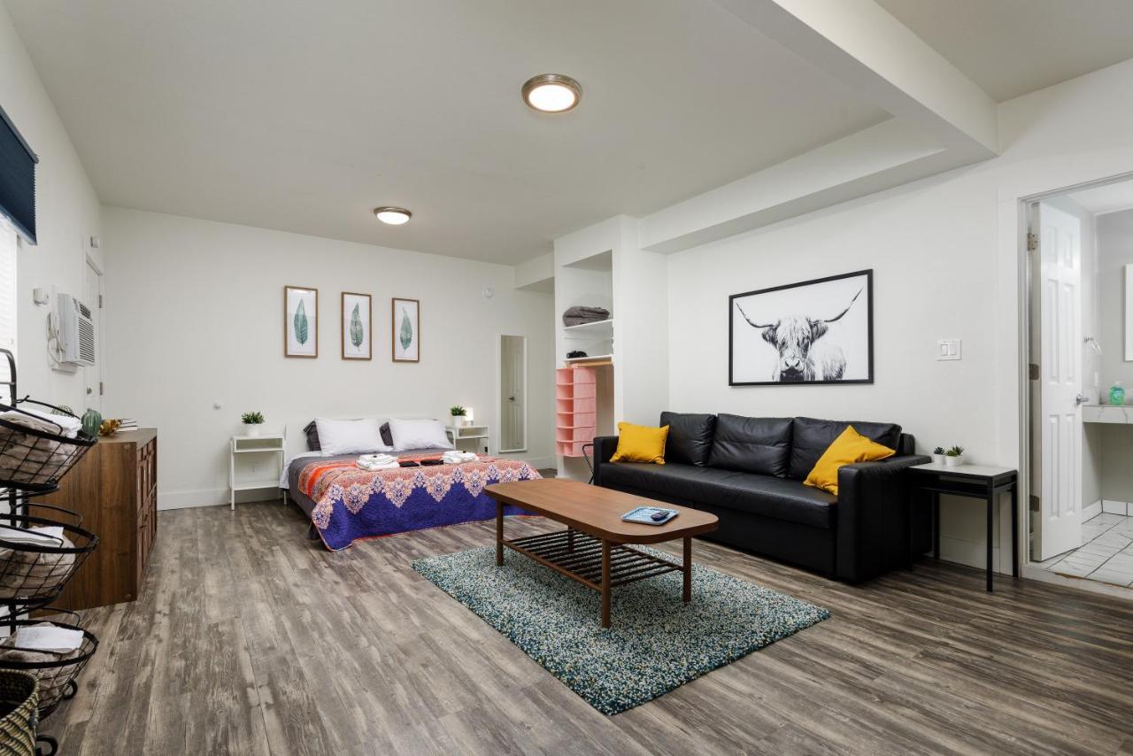 Apartment 735 W 10Th St *