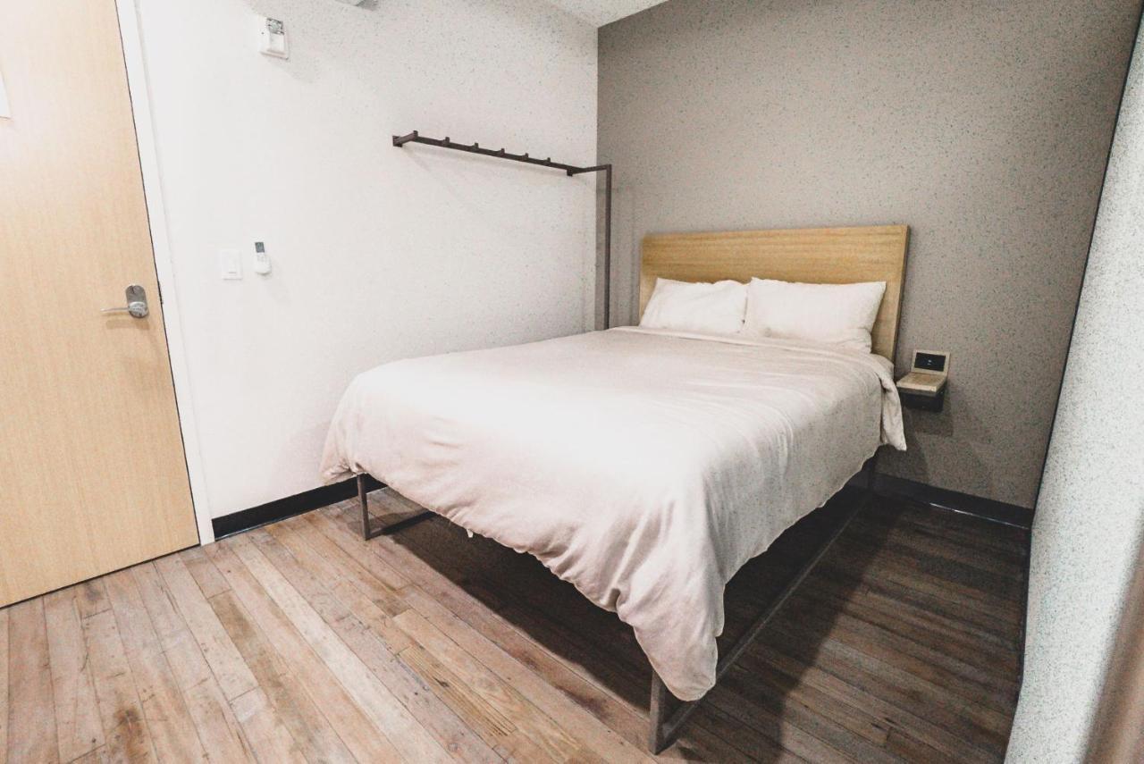 Hotel Sova Micro-room & Social Dallas