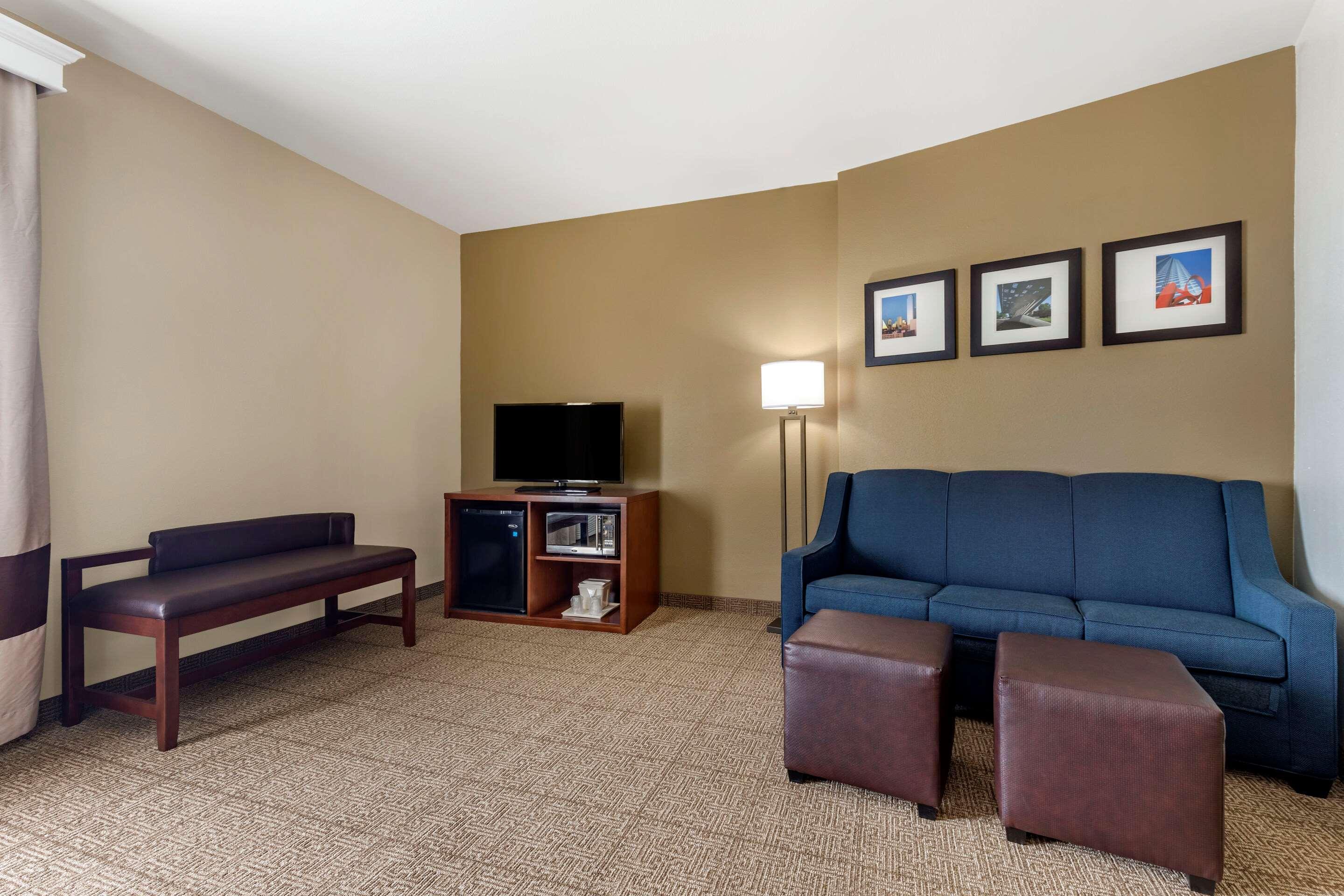 Comfort West - Cockrell Hill Hotel