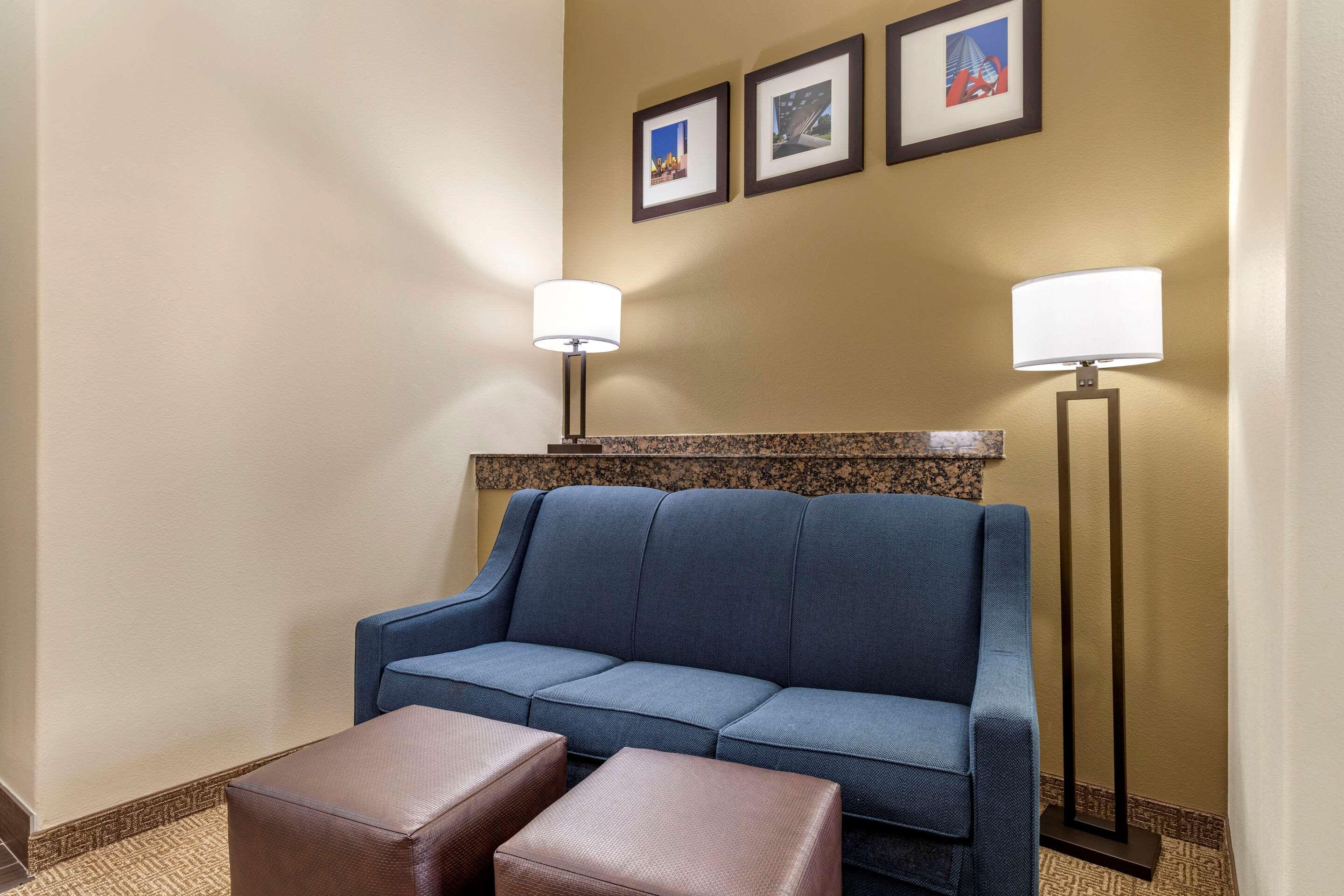 Comfort West - Cockrell Hill Hotel