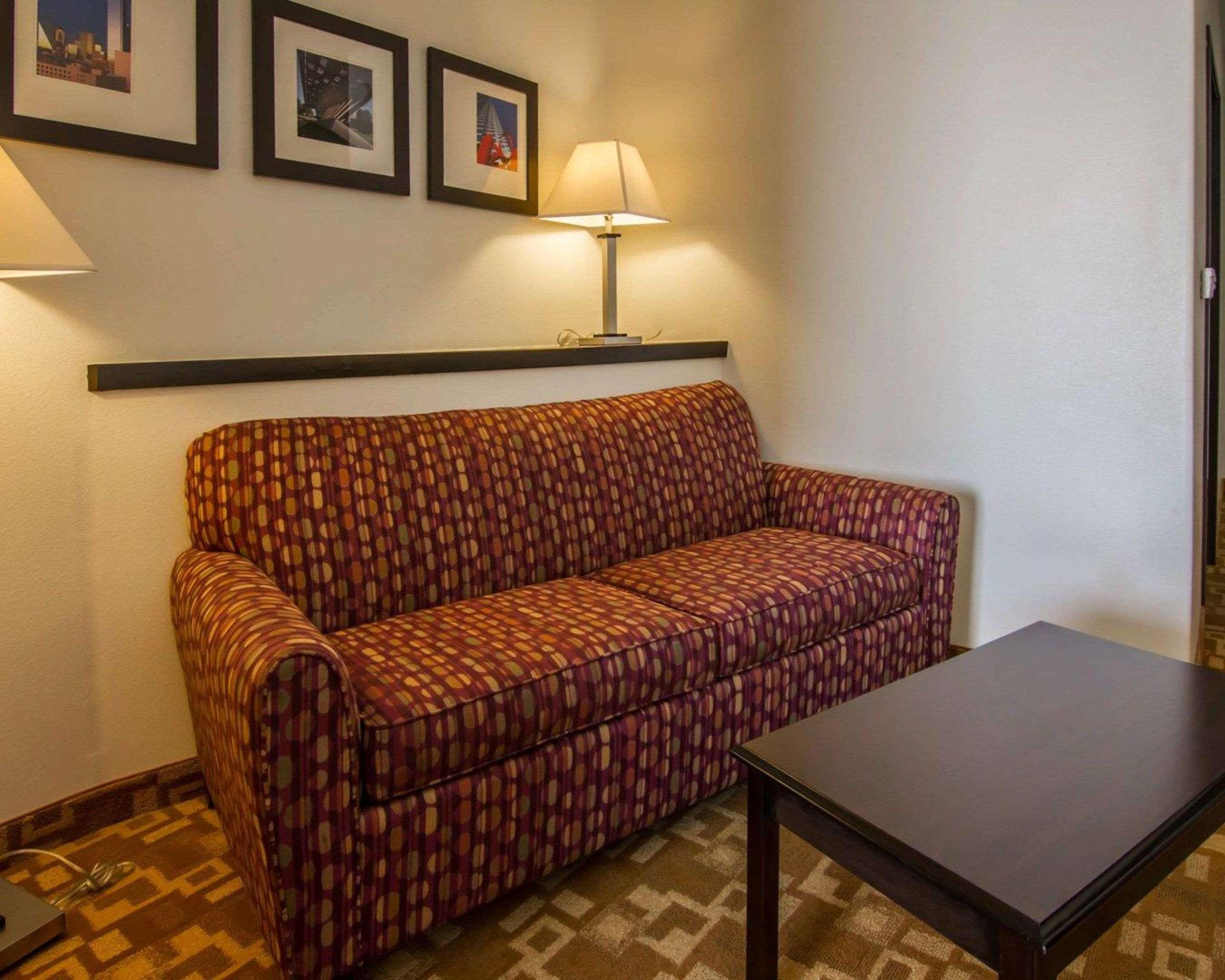Comfort West - Cockrell Hill Hotel