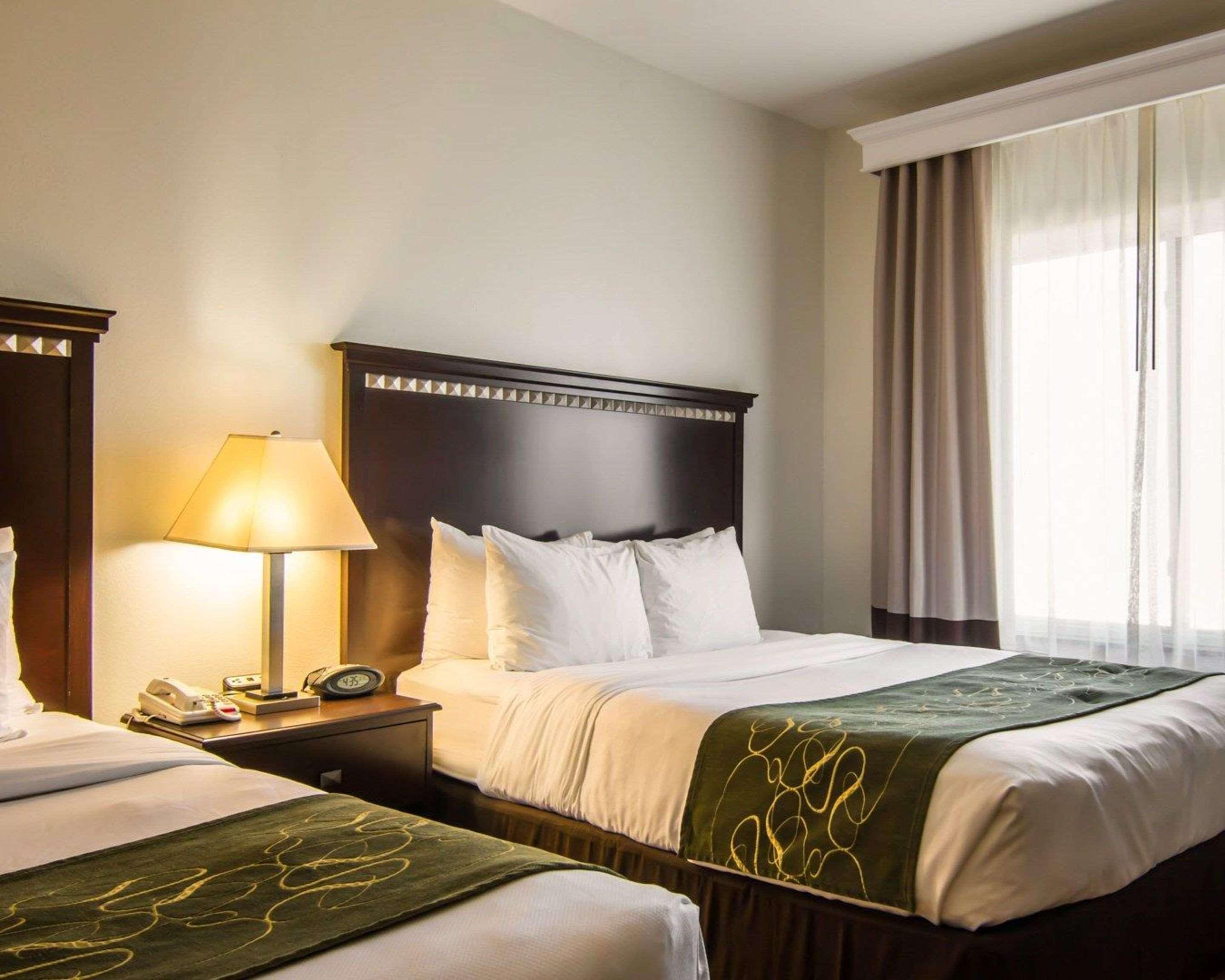 Comfort West - Cockrell Hill Hotel