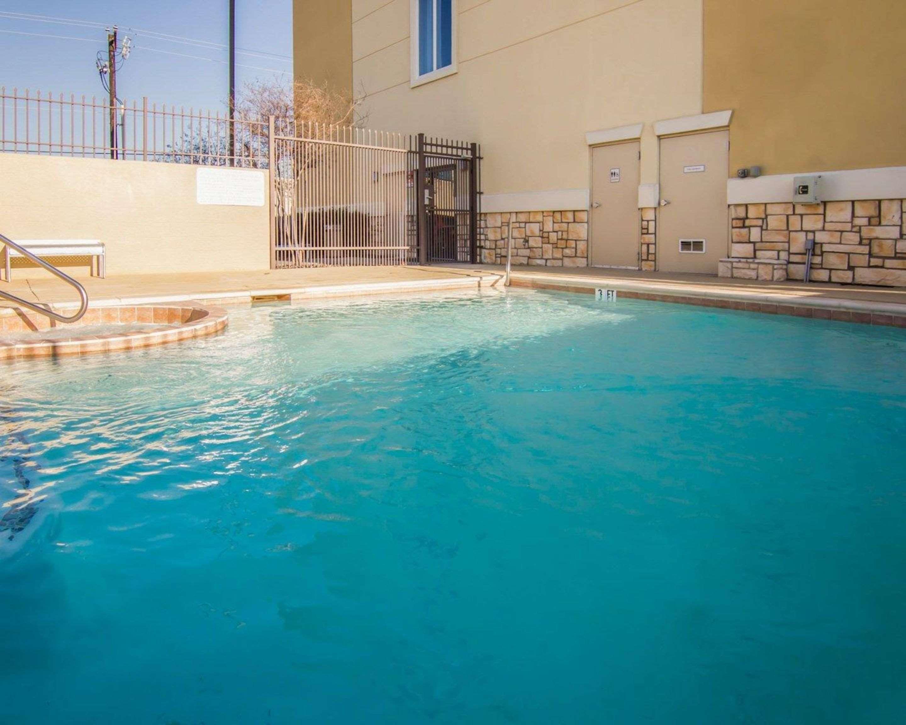Comfort West - Cockrell Hill Hotel Dallas