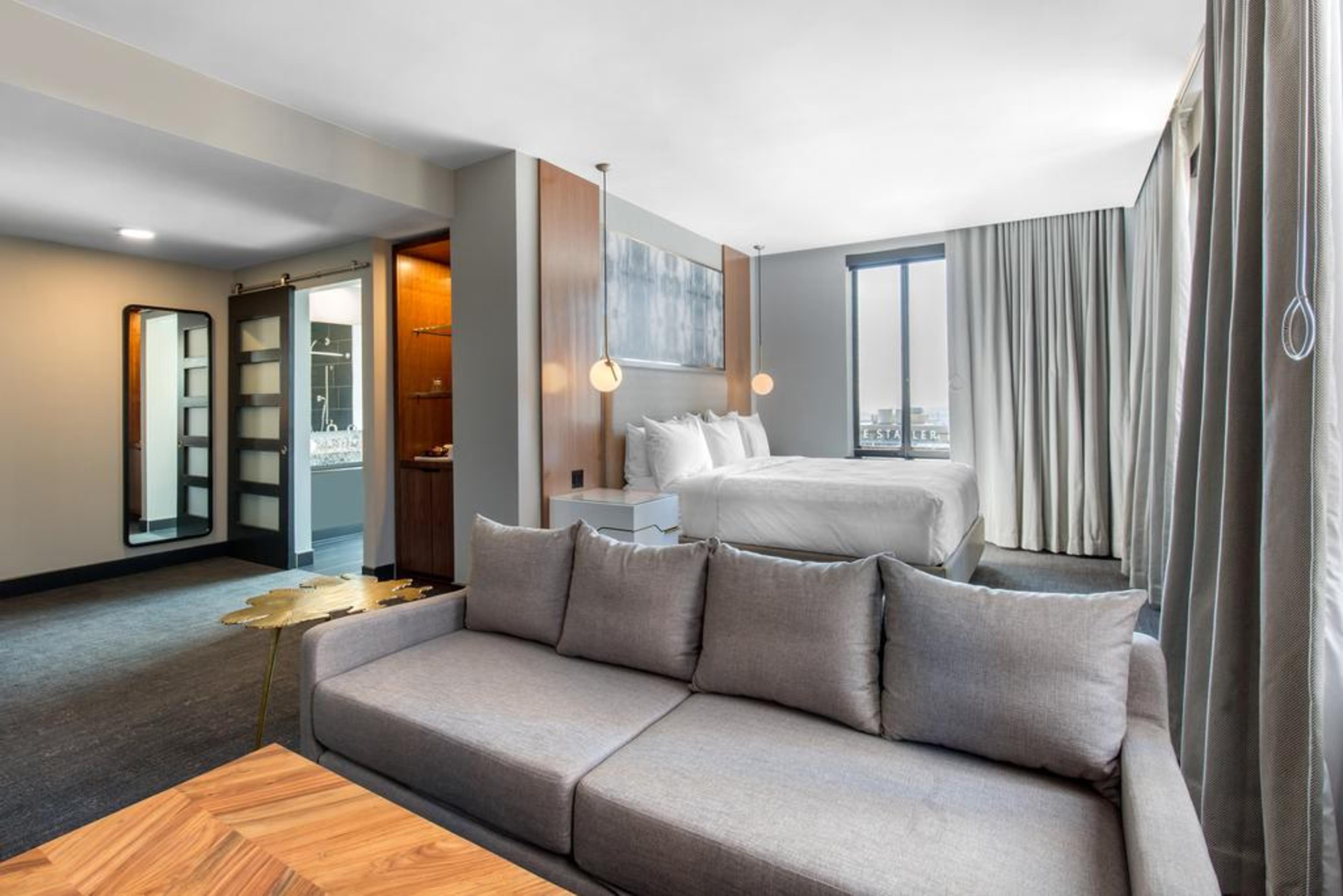 Renaissance Saint Elm Downtown Hotel
