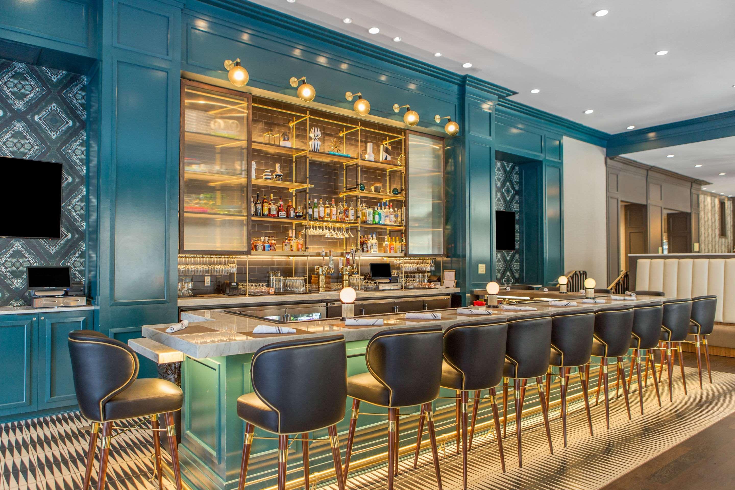Renaissance Saint Elm Downtown Hotel