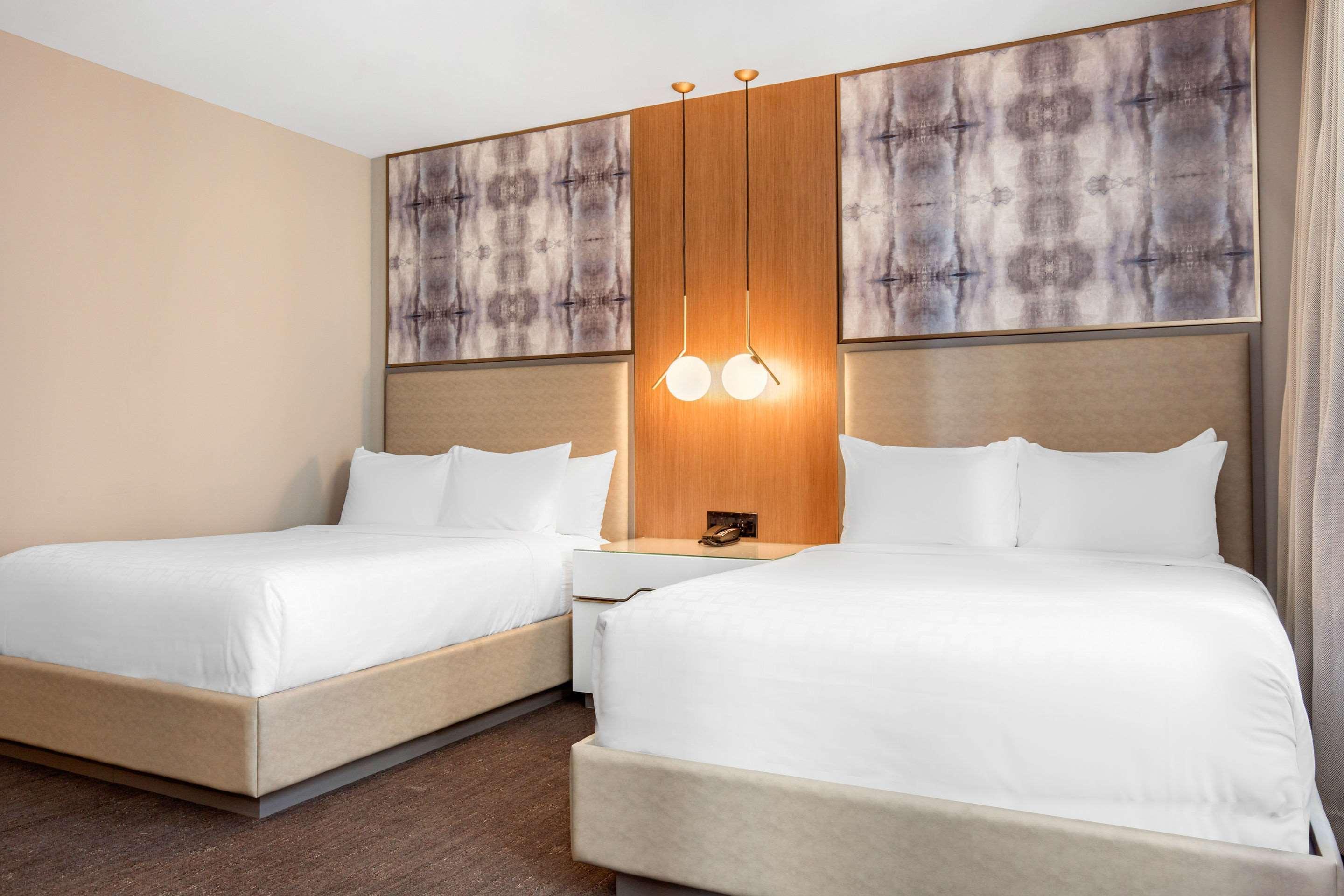 Renaissance Saint Elm Downtown Hotel