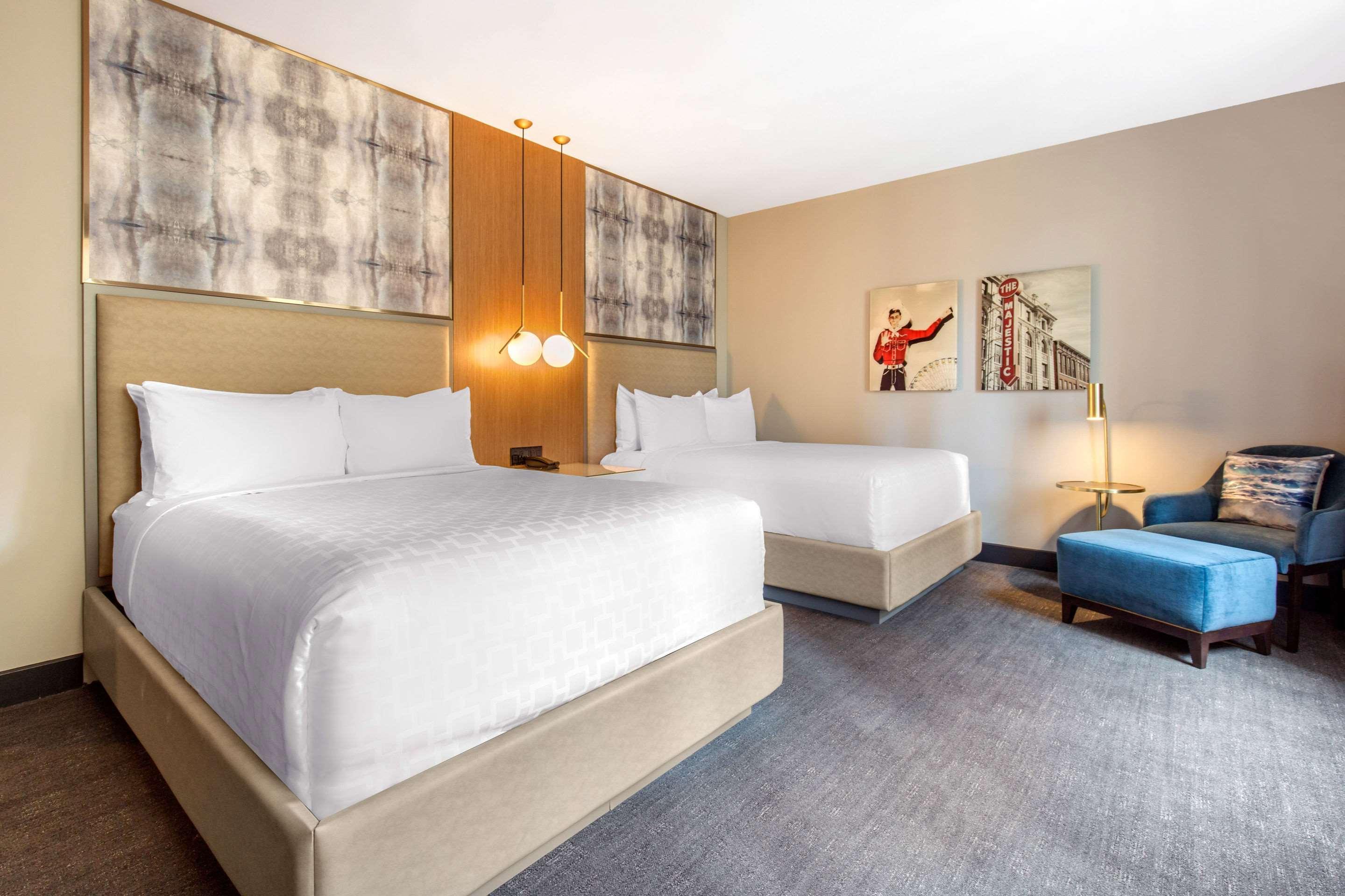 Hotel Renaissance Saint Elm Downtown 4*