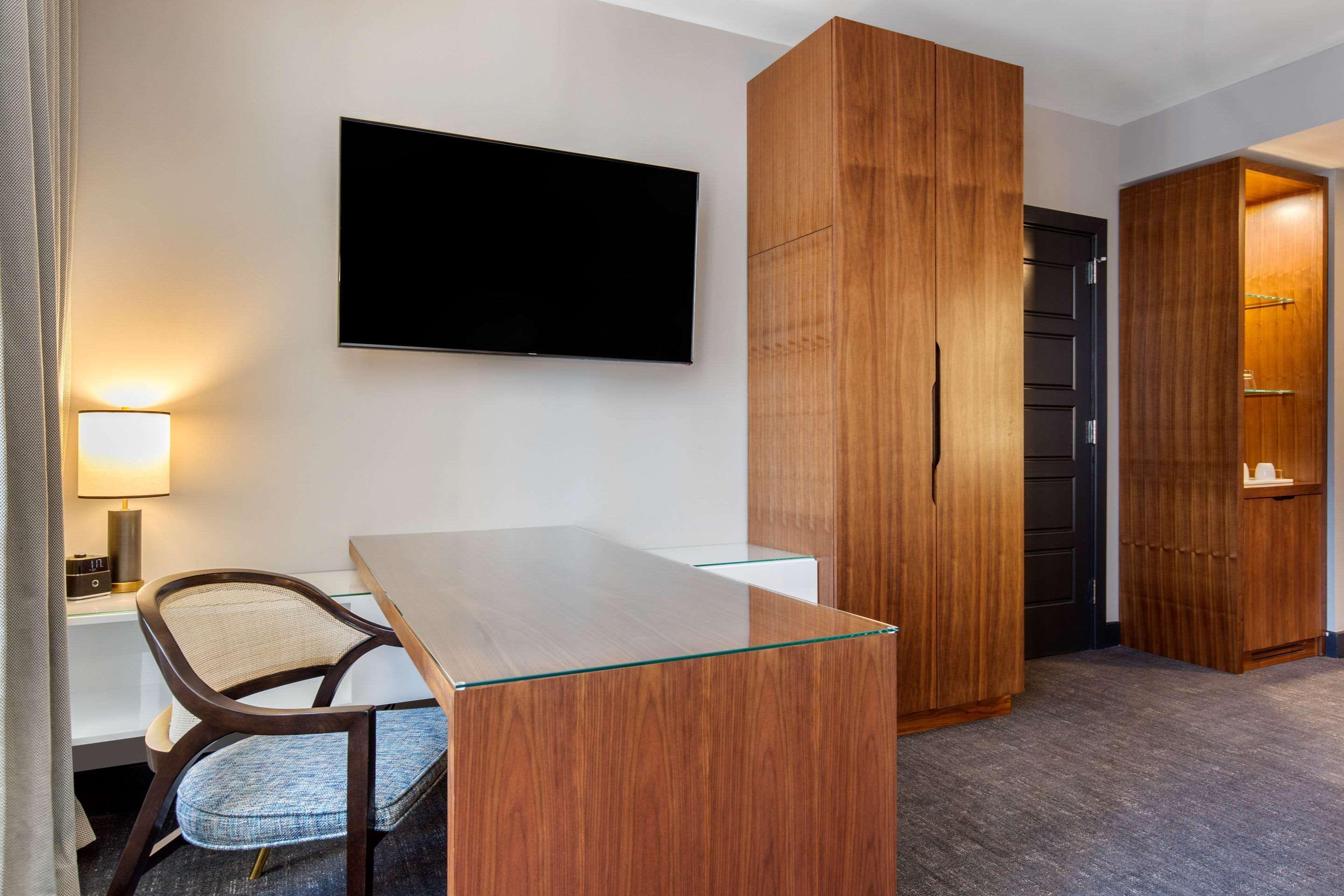 Renaissance Saint Elm Downtown Hotel Dallas
