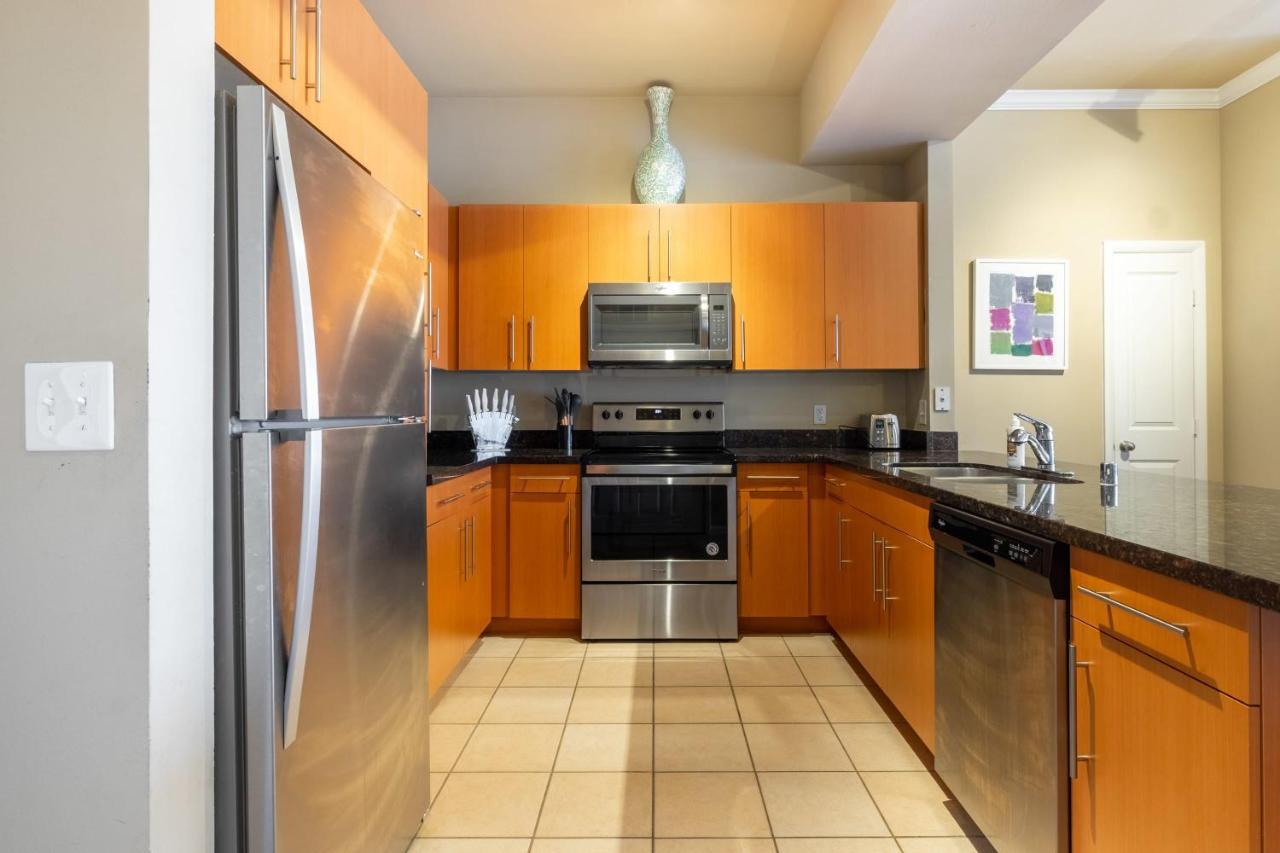 2br Executive With Pool, Gym And Fast Wi-fi By Envitae Apartment