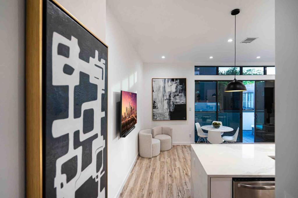Skyline View Luxury 3 Story Townhouse *