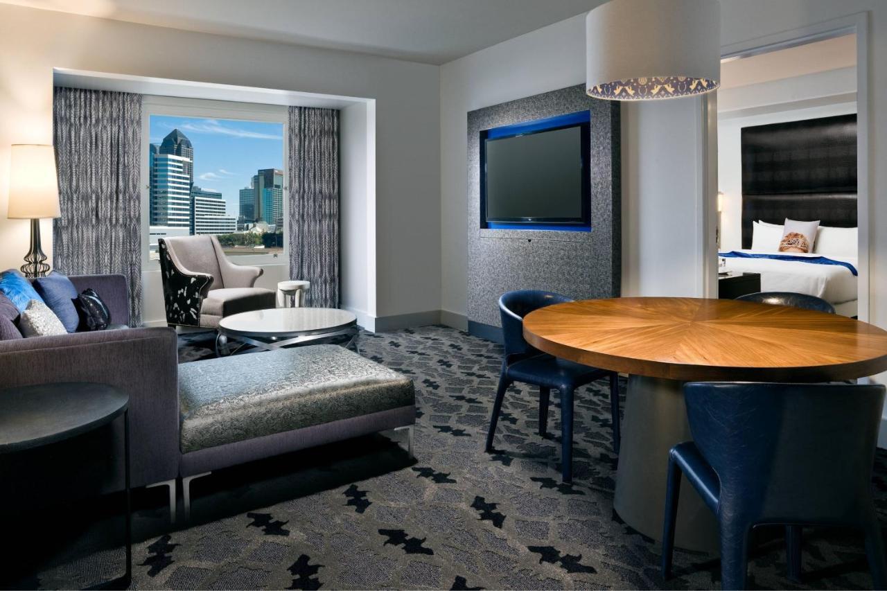 W Hotel 4*