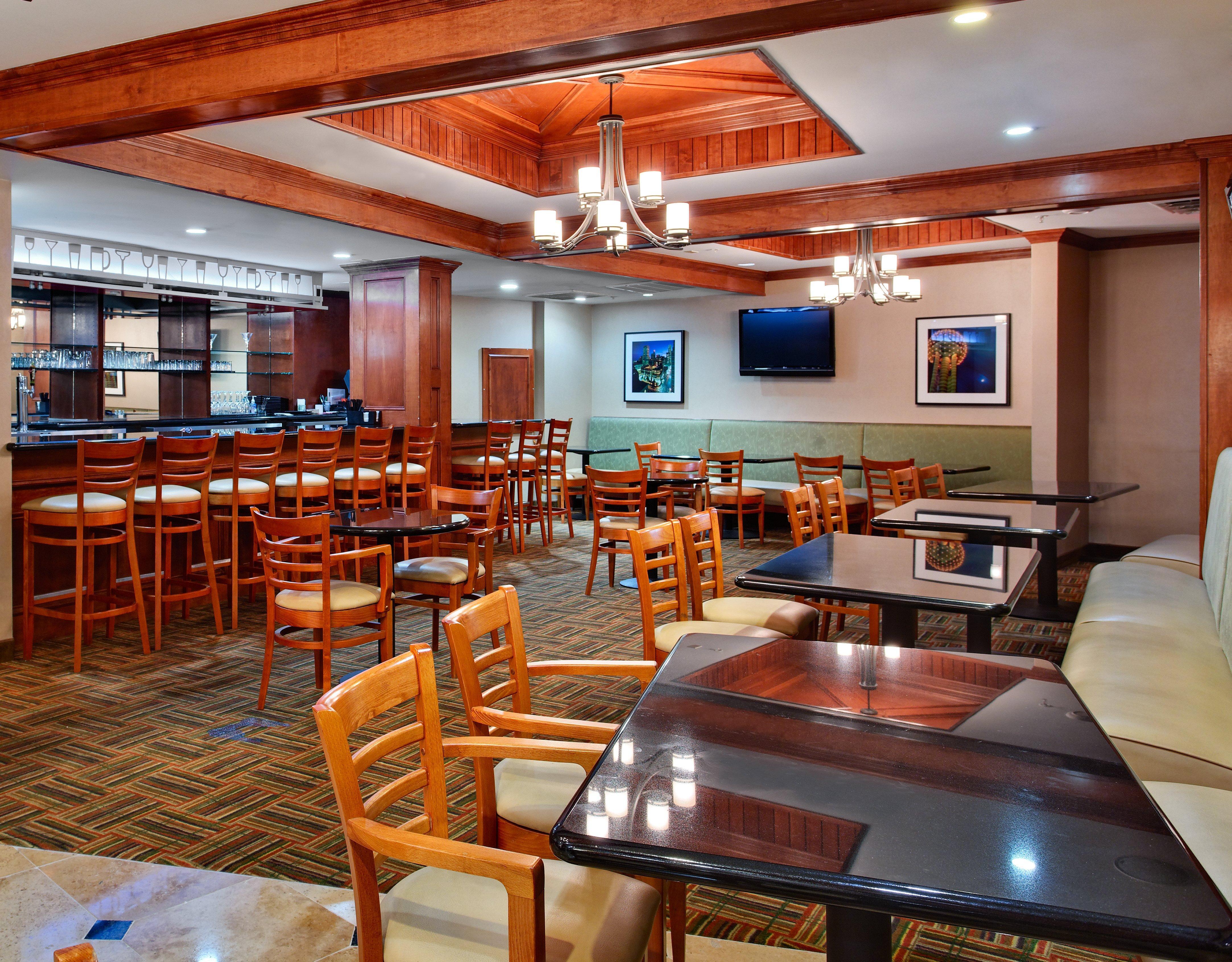 Hotel Express Market Center By Ihg Dallas