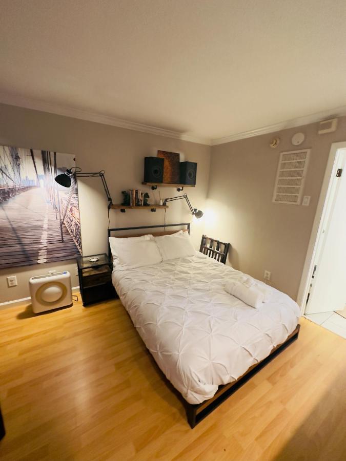 Apartment Hifi Sound & Comfort - Uptown / 2-story Loft Dallas