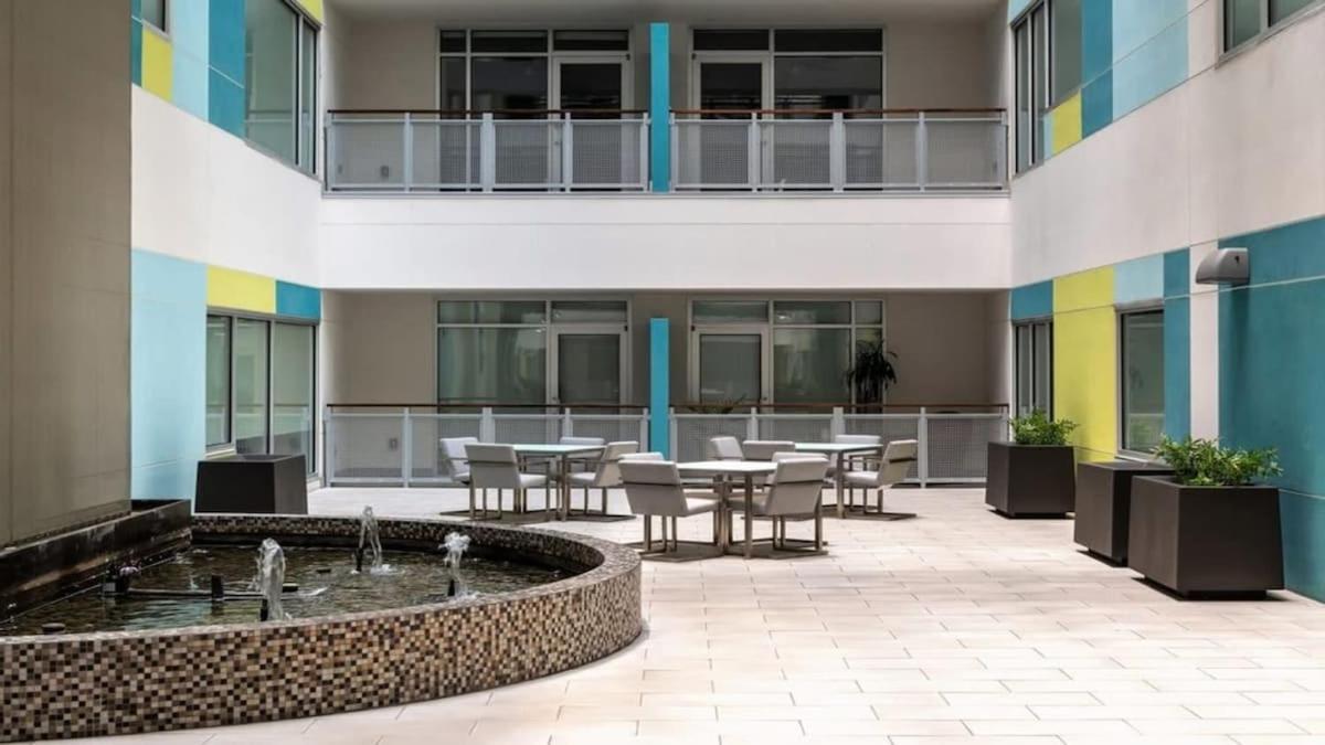 Apartment Downtown Cozysuites With Gym #2