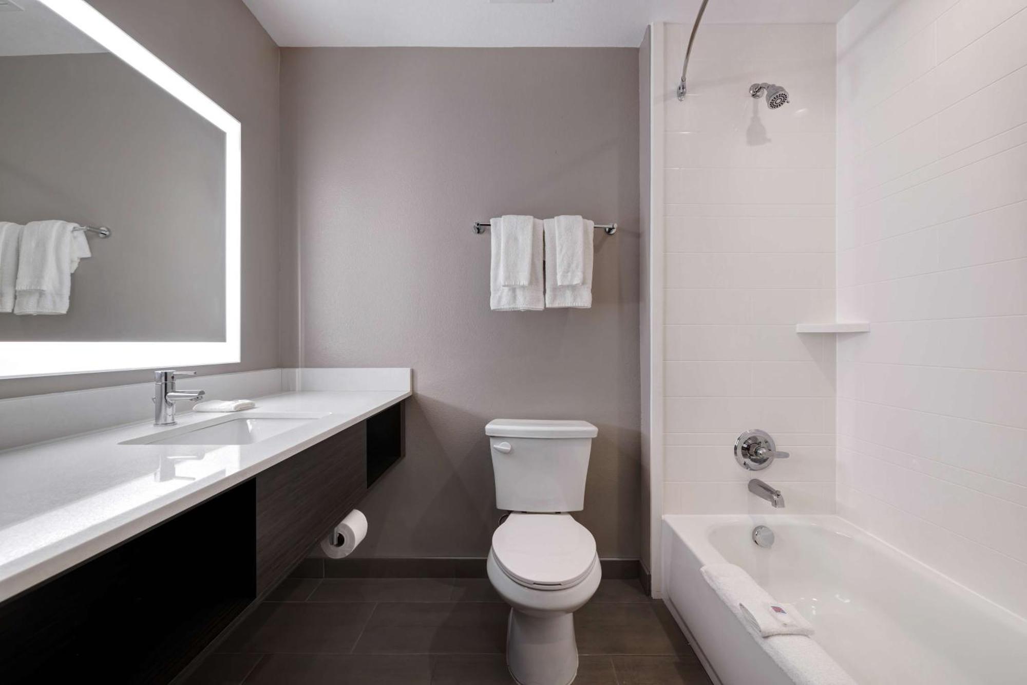 Hotel 6 Dallas, Tx Methodist Charlton Medical Ctr 4*