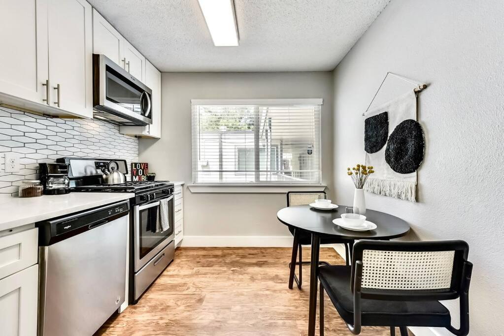 Apartment Bright And Cheerful Flat, Near Fair Park