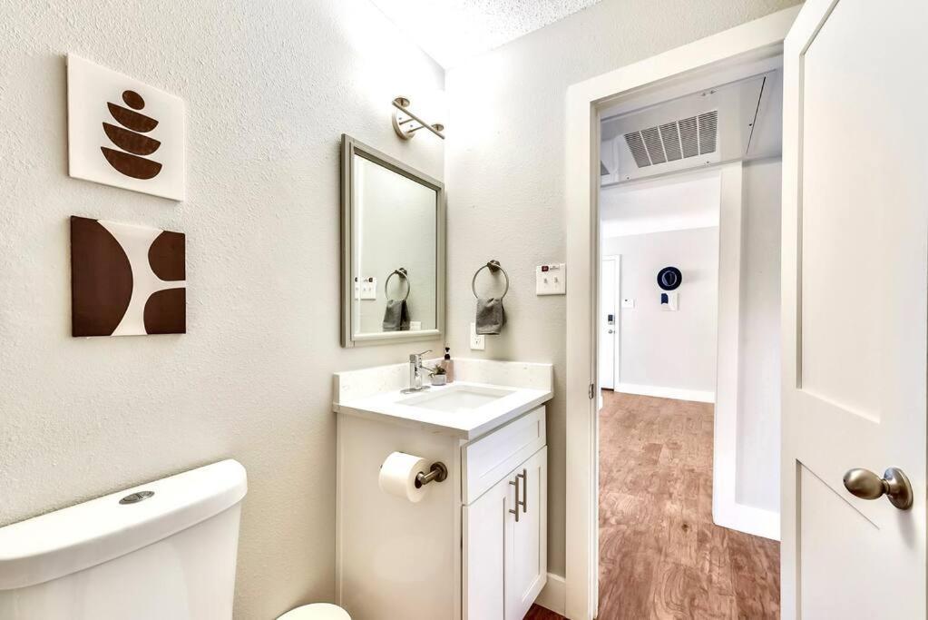 Bright And Cheerful Flat, Near Fair Park Apartment Dallas