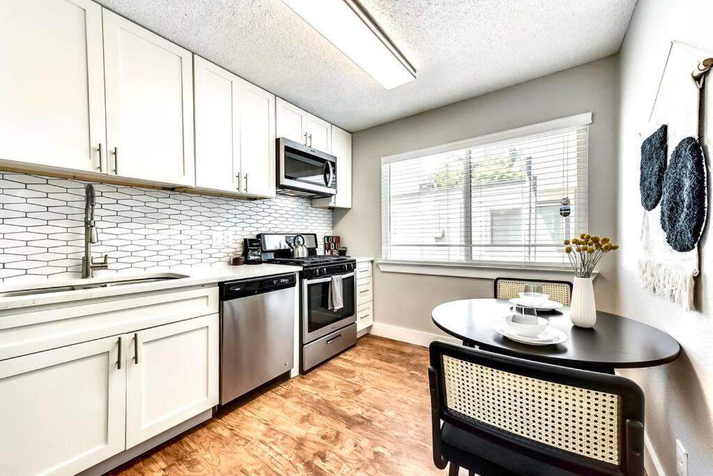 Apartment Bright And Cheerful Flat, Near Fair Park *