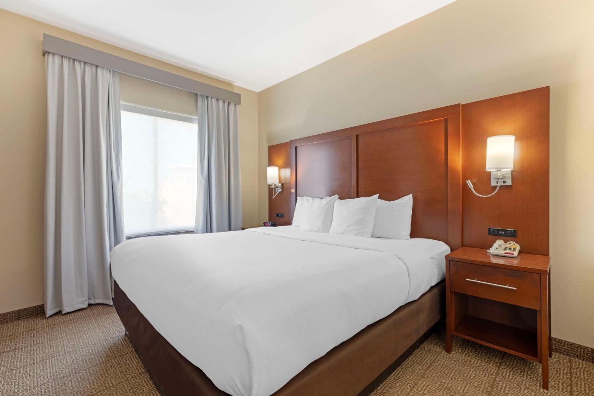 Hotel Comfort West - Cockrell Hill