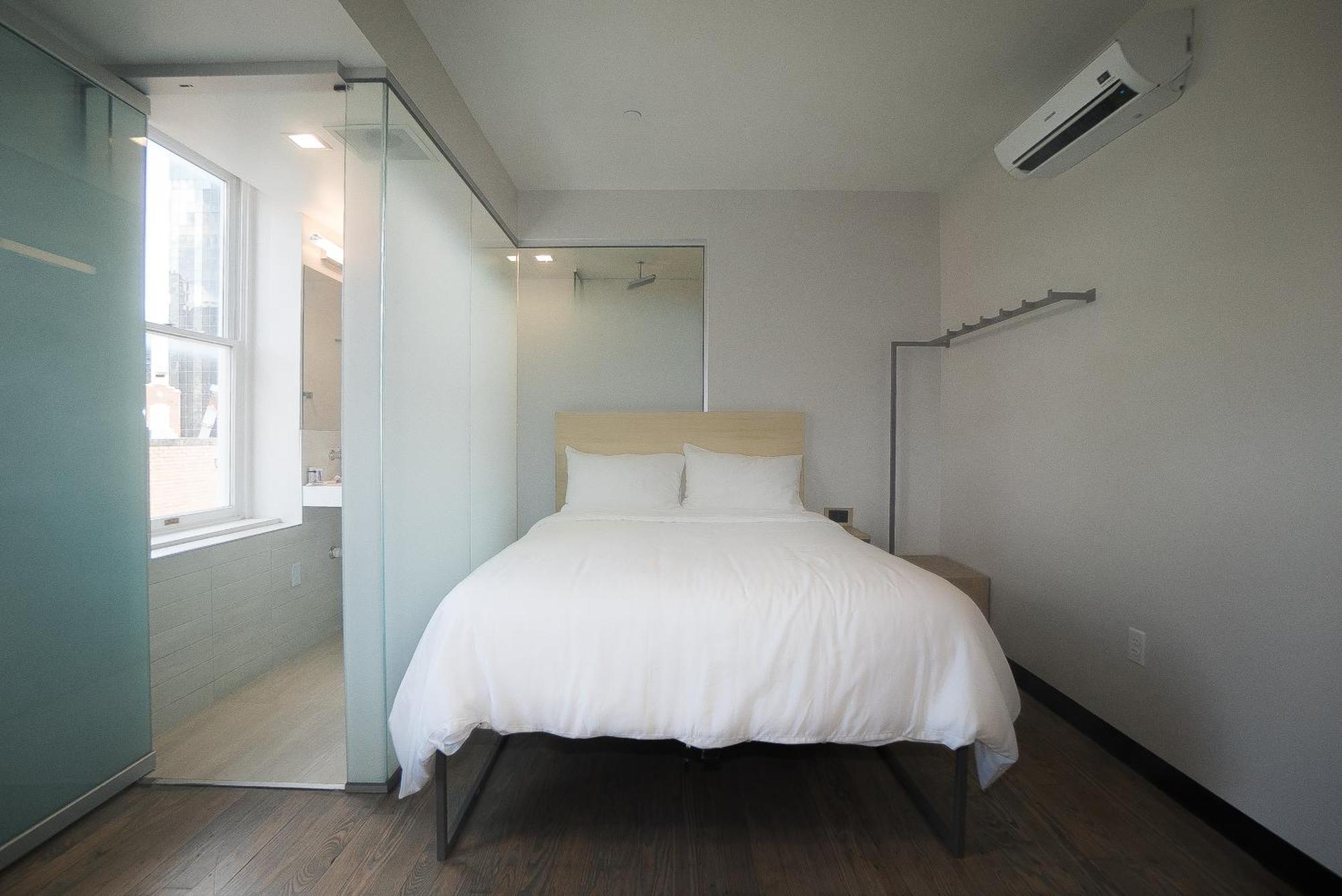 Sova Micro-room & Social 3*