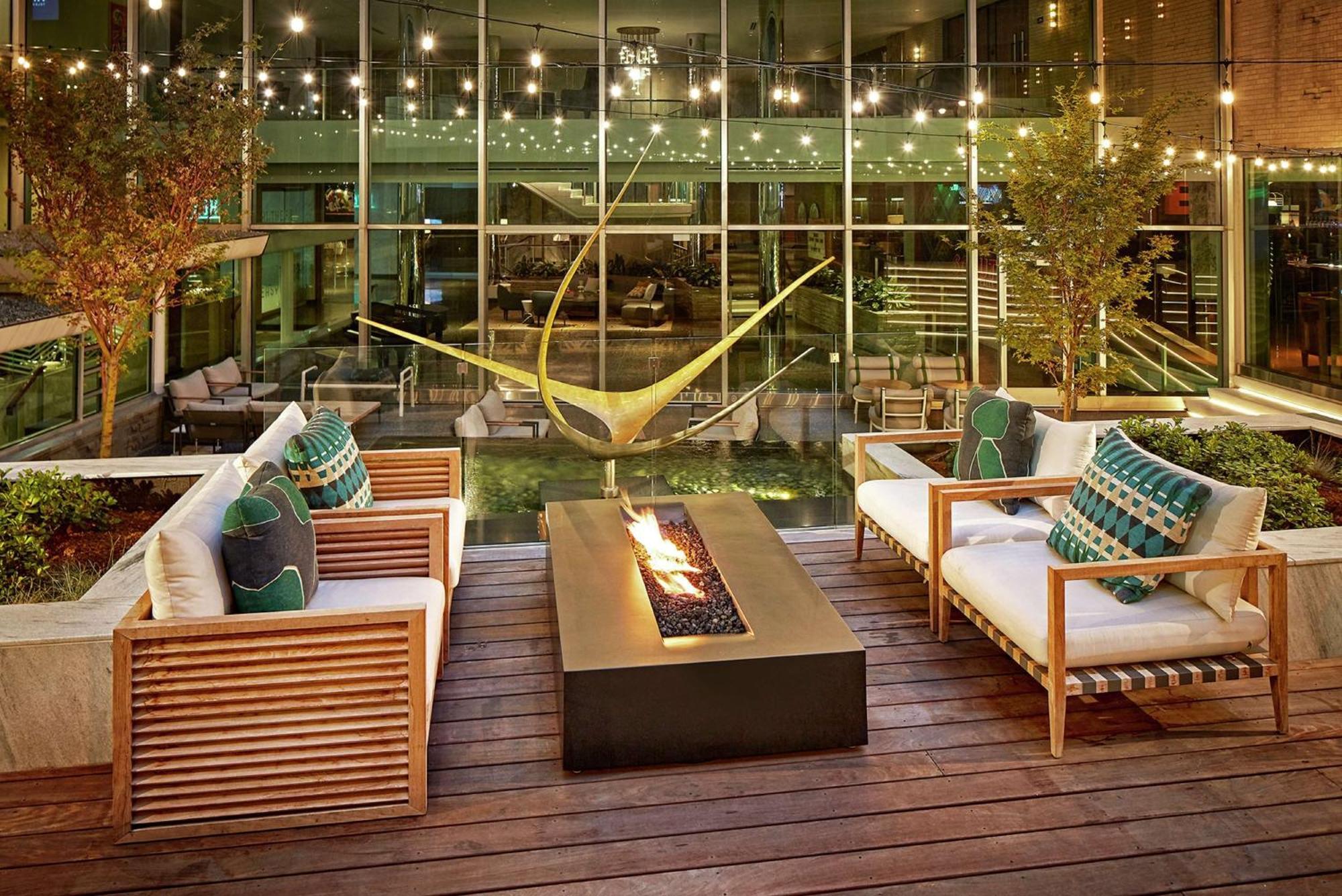 The Statler Dallas, Curio Collection By Hilton Dallas