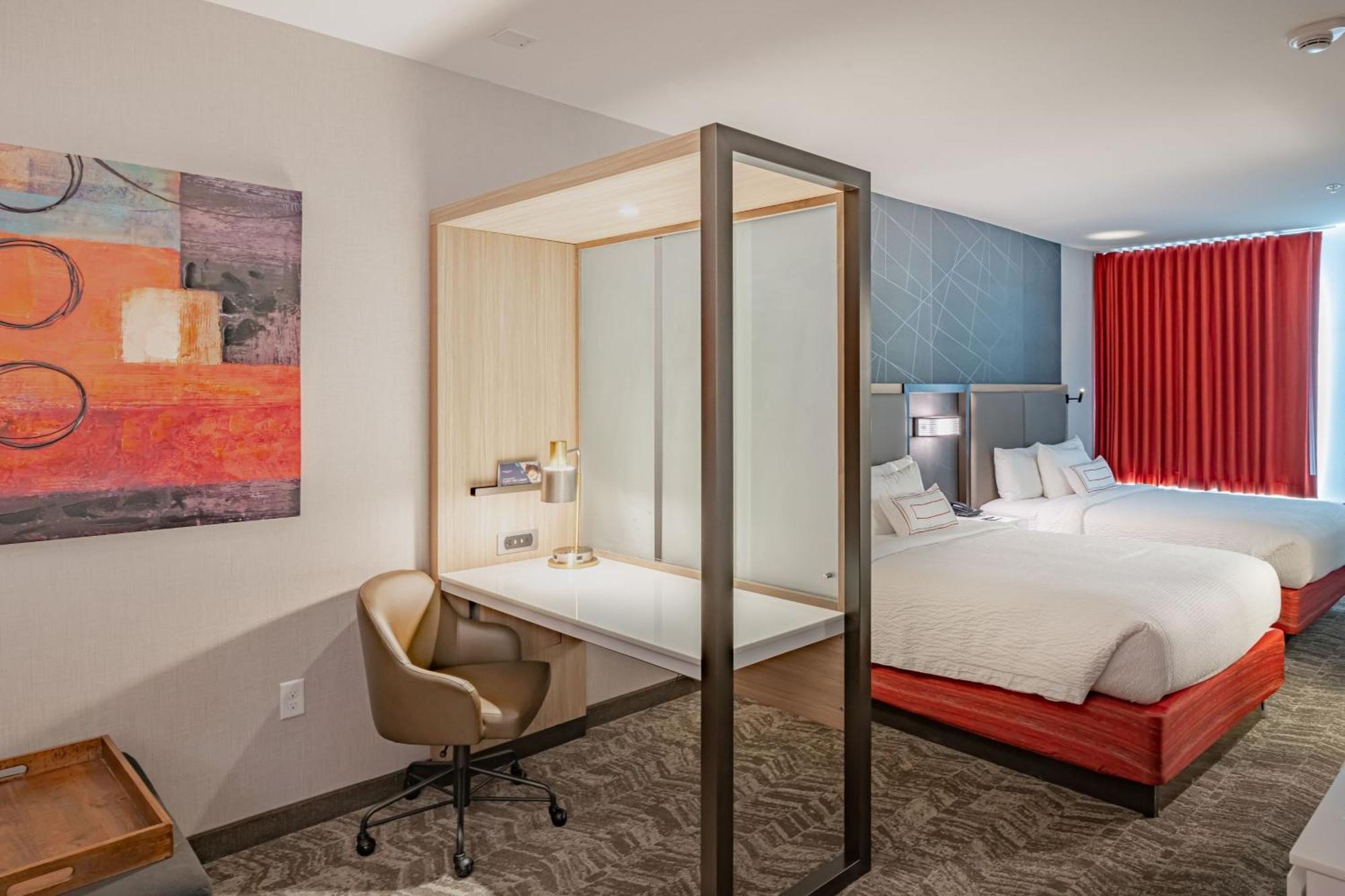 Hotel Springhill Expressway