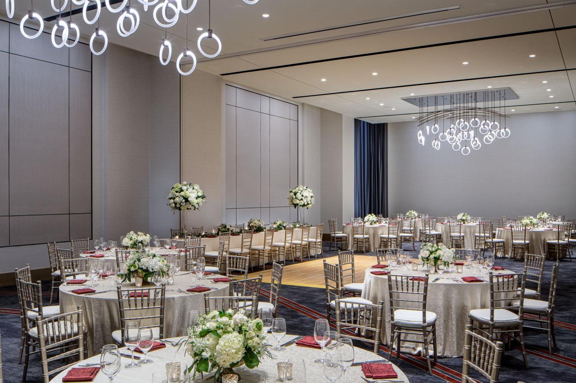 Marriott Uptown Hotel 4*
