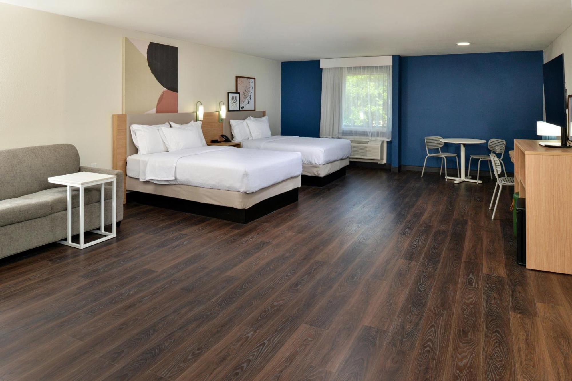 Spark By Hilton Market Center 3*