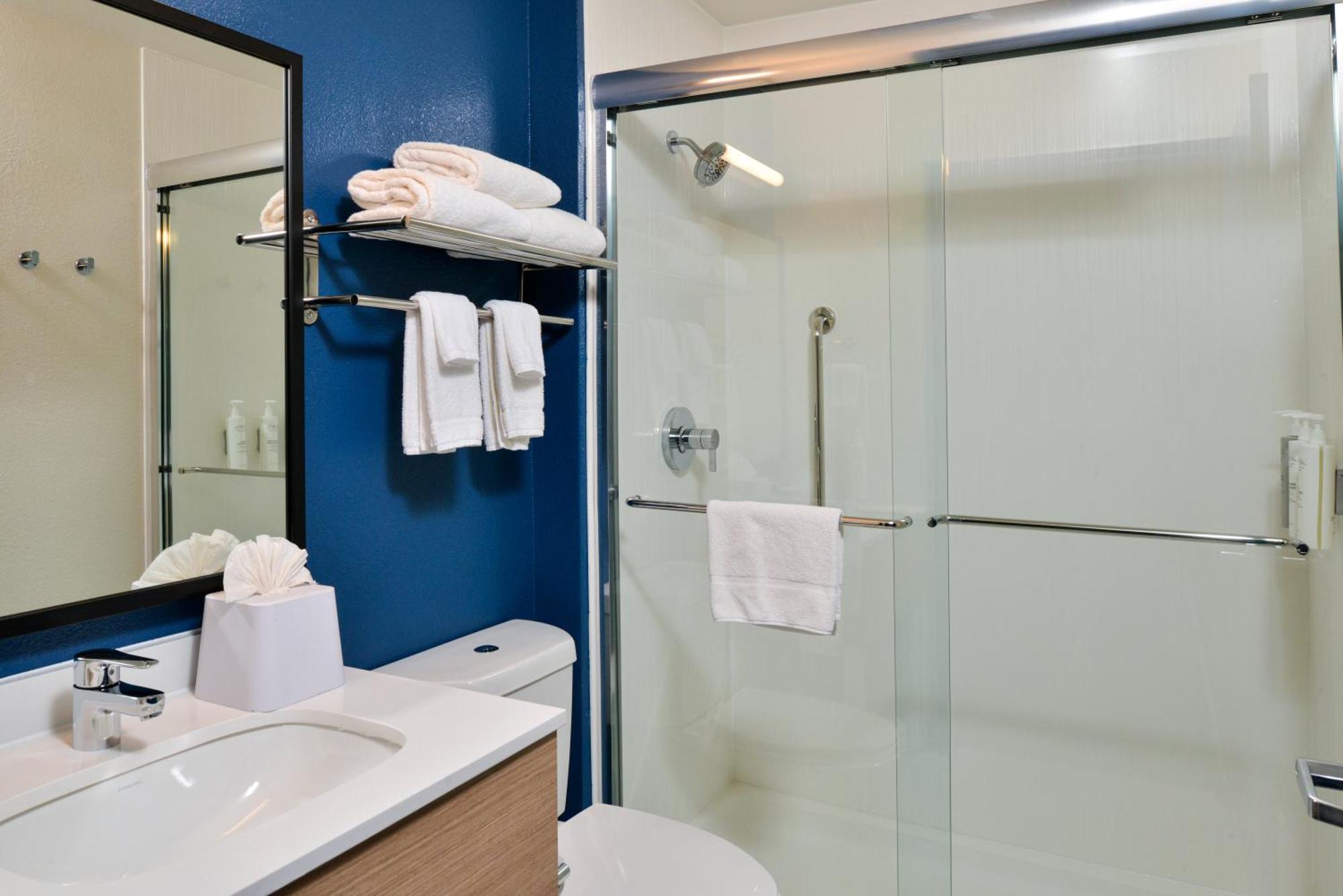 Hotel Spark By Hilton Market Center 3*