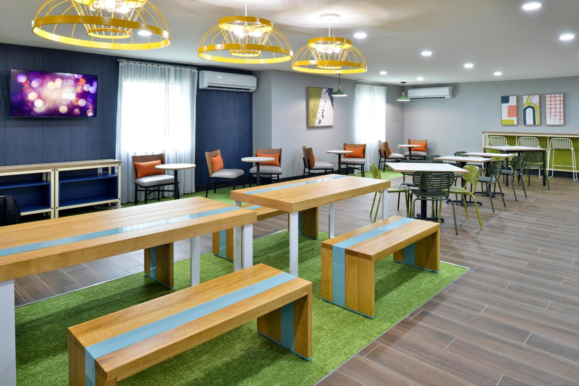 Hotel Spark By Hilton Market Center Dallas