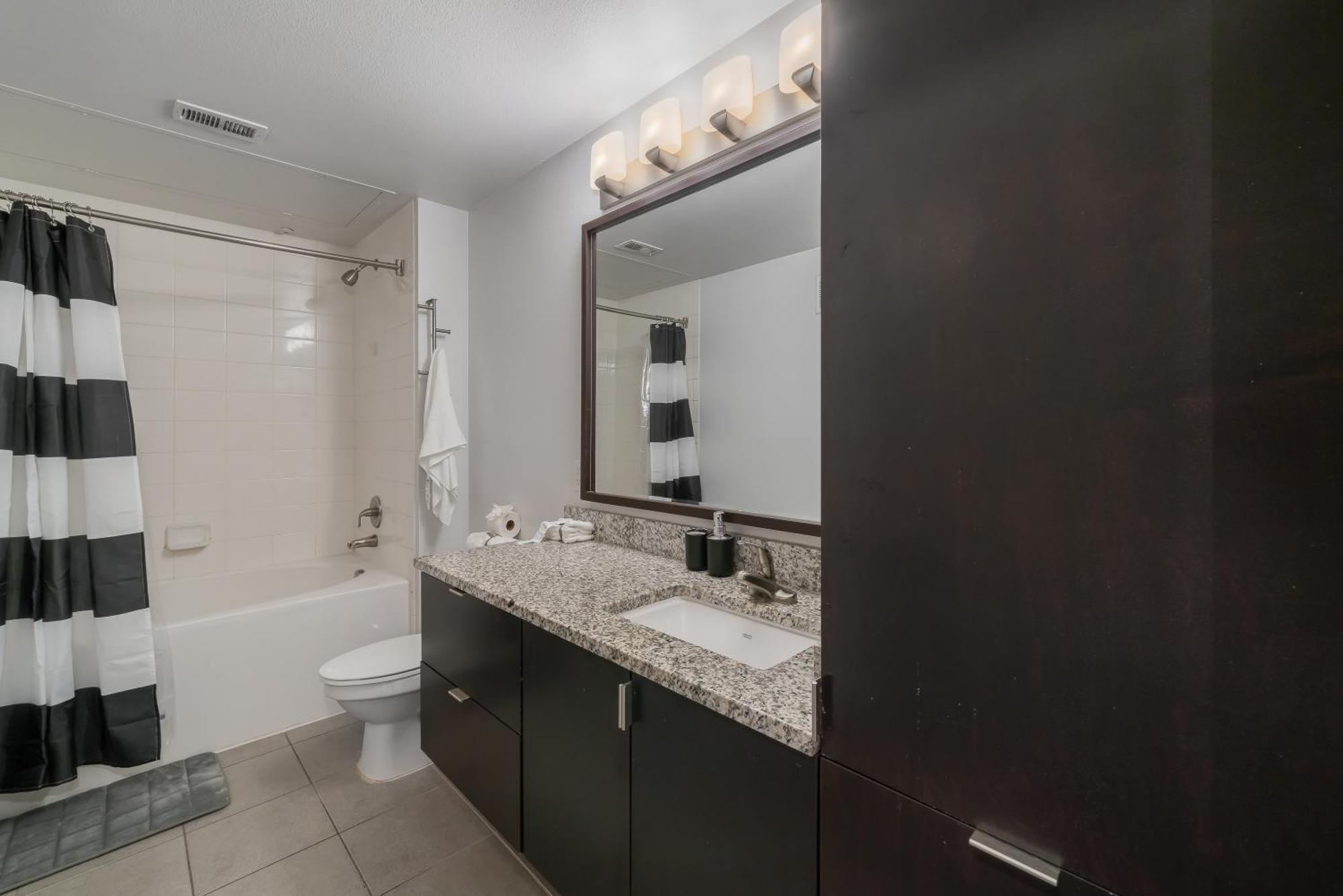 Park West 202 Uptown Haven, Pool, Gym, Parking * Dallas
