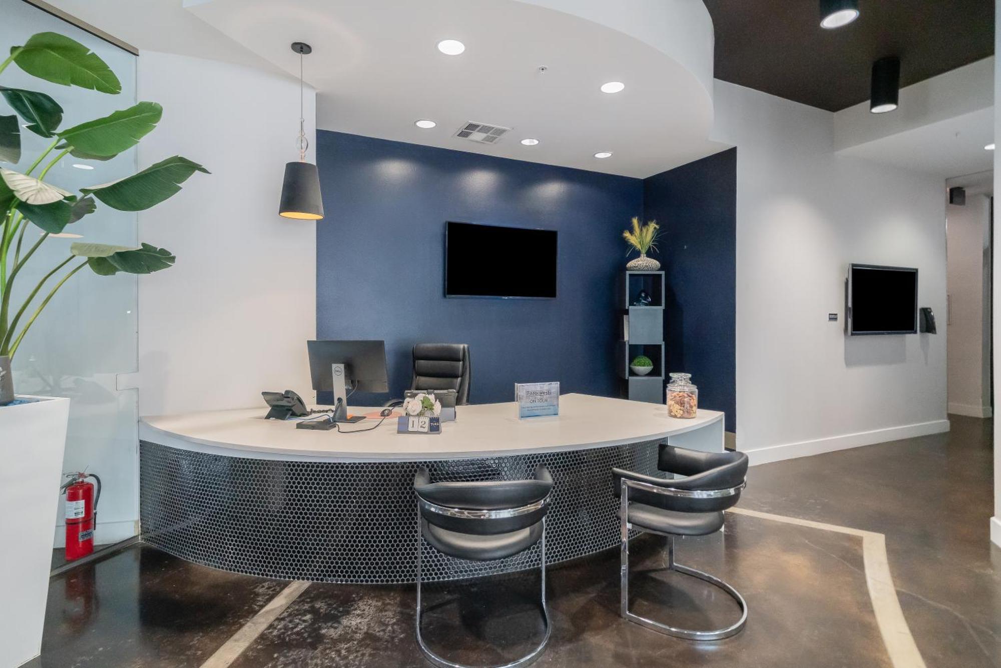 Park West 202 Uptown Haven, Pool, Gym, Parking Apartment Dallas