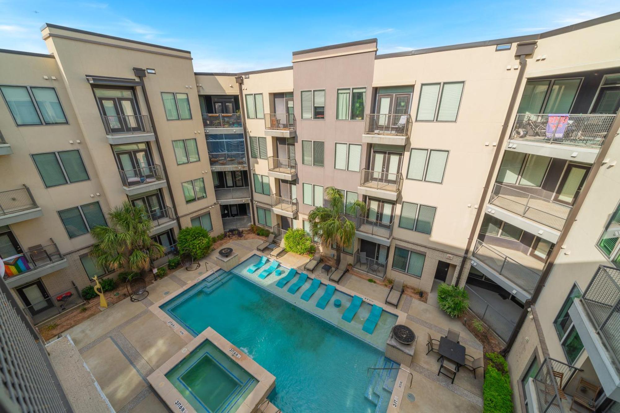 Park West 202 Uptown Haven, Pool, Gym, Parking Apartment Dallas