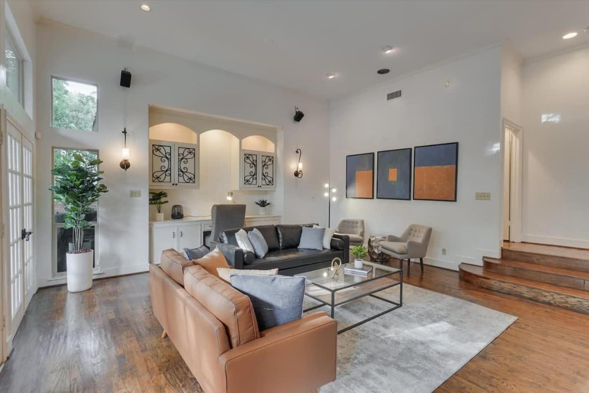 Gem 5 Bedrooms With Pool Game Holiday home Dallas