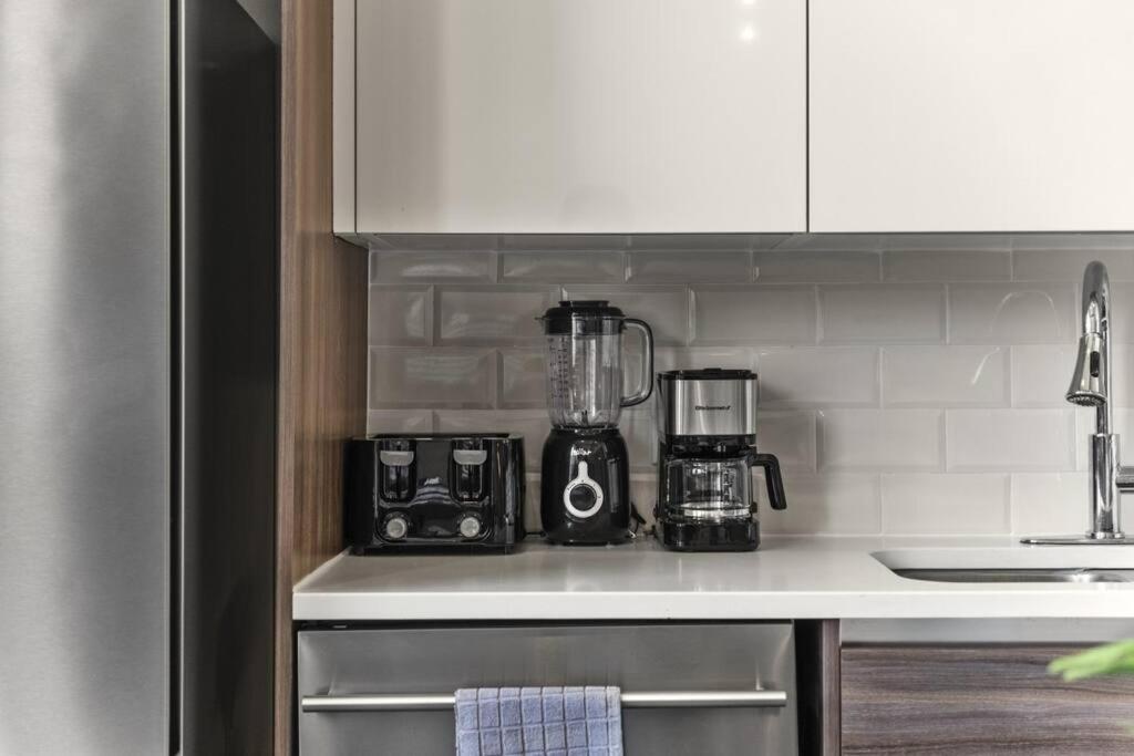 Stunning Downtown With Pool, Laundry, Parking Dallas